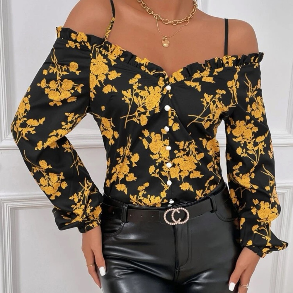 Super cute woman floral print cold shoulder blouse